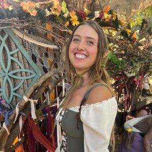 Meet your Posher, Faith